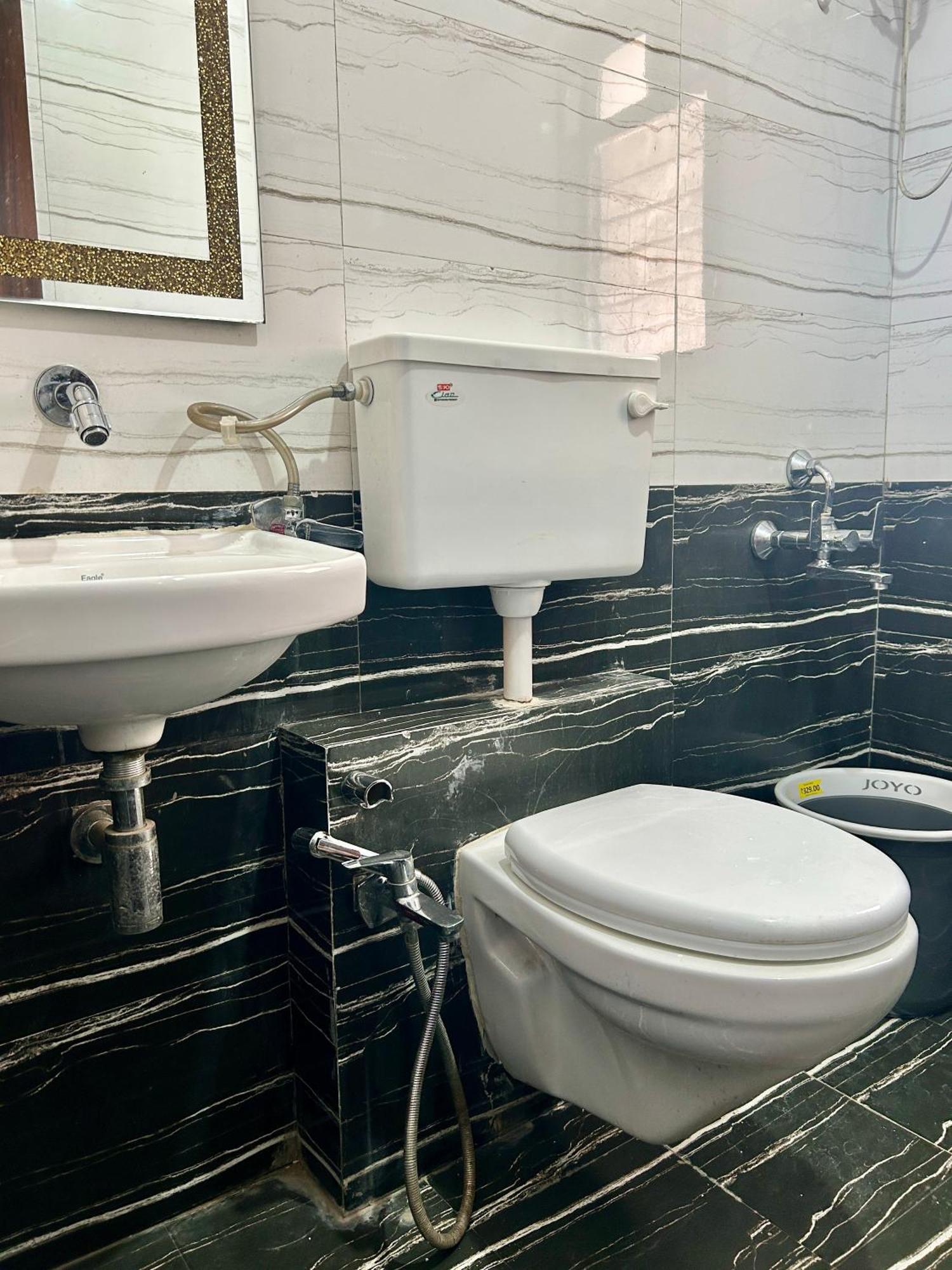 Zenith Homes - Boomerang Suites Mumbai  Buitenkant foto