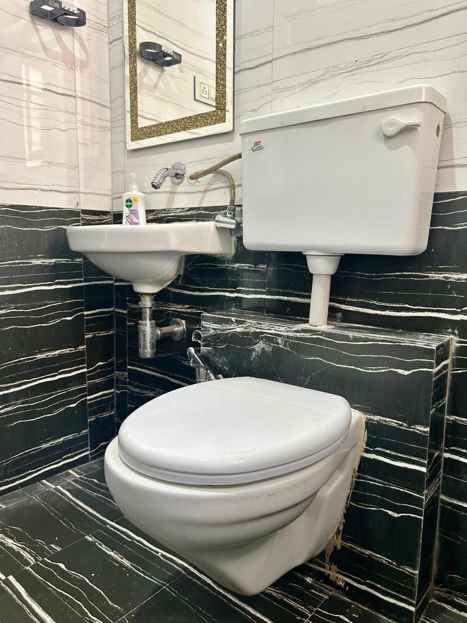 Zenith Homes - Boomerang Suites Mumbai  Buitenkant foto
